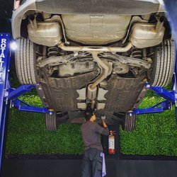 Fixing Cars - Contamos con rampas de diagnóstico y servicio express