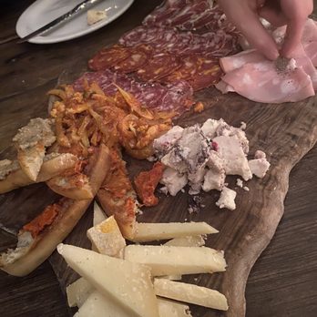 Diavola Pizzeria - Italian Near Me - Geyserville, California