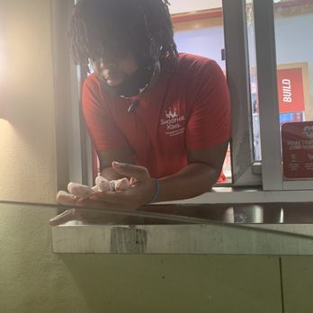 Smoothie King - Terrible customer service - Juice Bars & Smoothies Near Me - Miami gardens, Florida