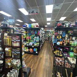 Home Towne Pet Shoppe - Great selection