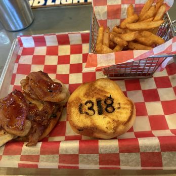 318 Restaurant & Bar - Freight train grilled chicken sandwich - delicious! - Bars Near Me - Lima, Ohio 318 Restaurant & Bar - Freight train grilled chicken sandwich - delicious! - Bars Near Me - Lima, Ohio