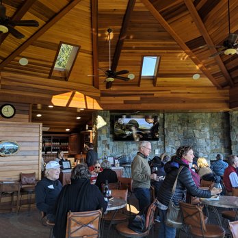 Blakeslee Vineyard Estate - The finished gazebo - pizza & a movie day (Free for members) - Wine Tasting Room Near Me - Sherwood, Oregon