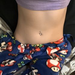 Bellybutton piercing after 1 day looks pretty good and isn't as swollen!