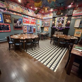 Tibby's New Orleans Kitchen - Atmosphere - Cajun/Creole Near Me - Winter Park, Florida Tibby's New Orleans Kitchen - Atmosphere - Cajun/Creole Near Me - Winter Park, Florida
