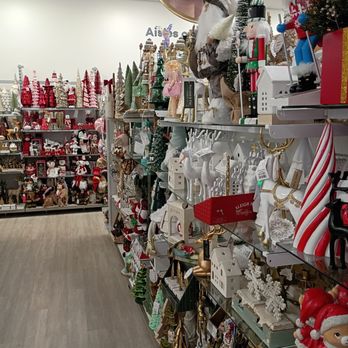 HomeGoods - These aisles go on and on and on. - Department Stores Near Me - El Segundo, California
