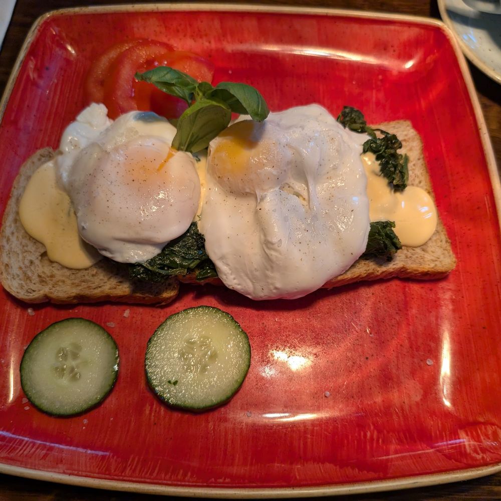 Du & Ich - Eggs Benedict - Cafes Near Me - Wiesbaden, HE