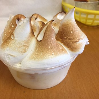 Moises Bakery - Tres leches - Bakeries Near Me - Miami Beach, Florida