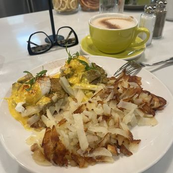 Poached Kitchen - My chile verde Benedict's with hash browns - Coffee & Tea Near Me - Anaheim, California Poached Kitchen - My chile verde Benedict's with hash browns - Coffee & Tea Near Me - Anaheim, California