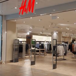 H & M - Store front