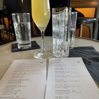12 Cocktail Bar - Bars Near Me