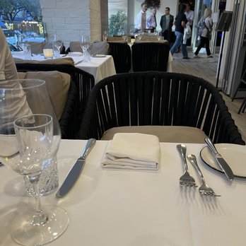 Avalon Beach House - Notice the row of empty tables next to me reserved for their "VIPs" they said back remained against baby carrier on stand - Cocktail Bars Near Me - Delray Beach, Florida Avalon Beach House - Notice the row of empty tables next to me reserved for their "VIPs" they said back remained against baby carrier on stand - Cocktail Bars Near Me - Delray Beach, Florida