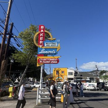 Leonard's Bakery - outside - Bakeries Near Me - Honolulu, Hawaii