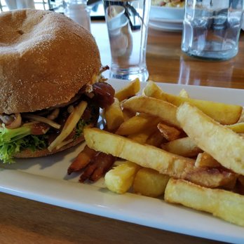 Catlins Inn - Beef and bacon - Beer Bar Near Me - Owaka, OTA Catlins Inn - Beef and bacon - Beer Bar Near Me - Owaka, OTA