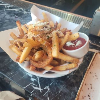 The Fleur Room - Truffle parmesean fries - Lounges Near Me - New York, New York