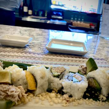 Gelson's Dana Point Wine Bar - Blue Crab Roll with avocado and cucumbers - Wine Bars Near Me - Dana Point, California Gelson's Dana Point Wine Bar - Blue Crab Roll with avocado and cucumbers - Wine Bars Near Me - Dana Point, California