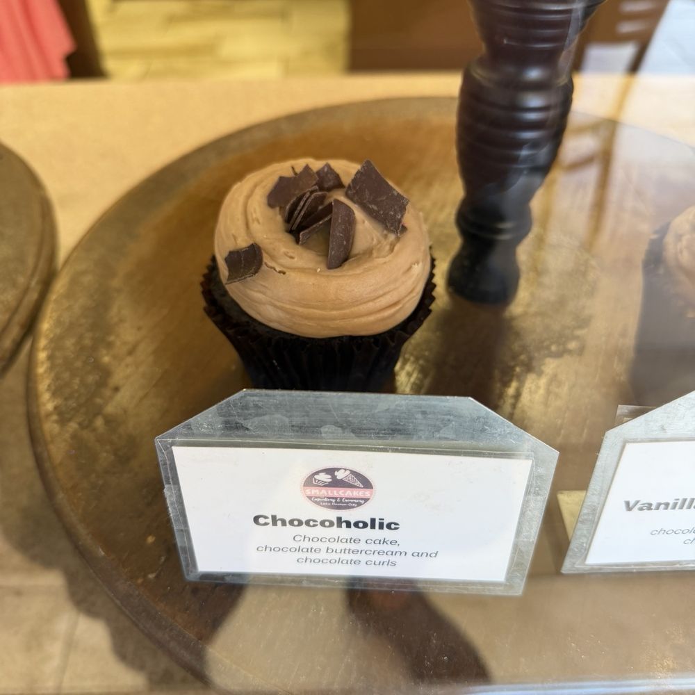 Small Cakes - Cupcakes Near Me - Lake Havasu City, Arizona