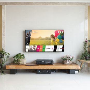 Handytech Installation - Smart TV Installation - TV Mounting Near Me - Hallandale Beach, Florida