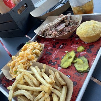 District Smokehouse - Barbeque Near Me - Savannah, Georgia District Smokehouse - Barbeque Near Me - Savannah, Georgia
