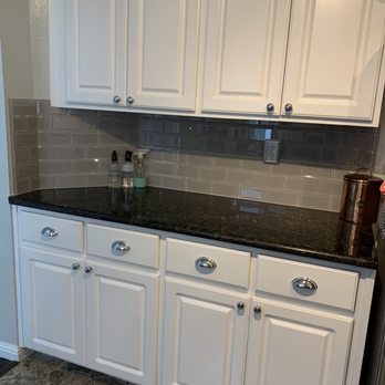 Alex's Custom Tile - a clean kitchen - General Contractors Near Me