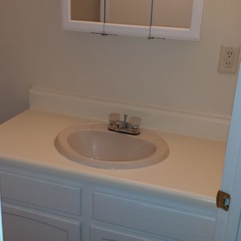 Oak Properties - Small two bedroom - Bathroom - Apartments Near Me - Lowell, Massachusetts Oak Properties - Small two bedroom - Bathroom - Apartments Near Me - Lowell, Massachusetts