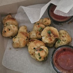 Mamma Lucia - Garlic knots