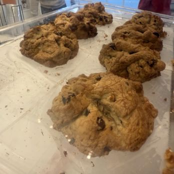 L'moon Creamery - Pasadena - Chocolate chip walnut cookies - Ice Cream & Frozen Yogurt Near Me - Pasadena, California L'moon Creamery - Pasadena - Chocolate chip walnut cookies - Ice Cream & Frozen Yogurt Near Me - Pasadena, California