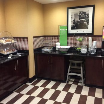 Hampton Inn & Suites Millington - Breakfast area. - Hotels Near Me - Millington, Tennessee