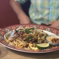 Buck Tui BBQ - Phai Thai Brisket (L)