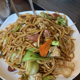 House Special Chow Mein 开心招牌炒面 House Special Chow Mein 开心招牌炒面