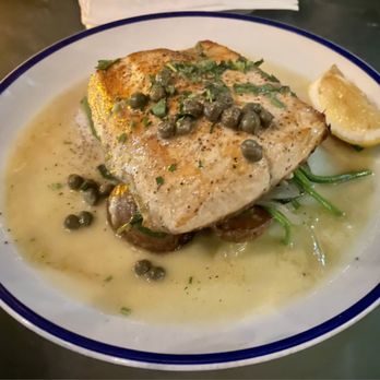 Ferro Bar & Cafe - Arctic Char - Bars Near Me - Toronto, Ontario