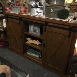 Country Roads Furniture and Gifts