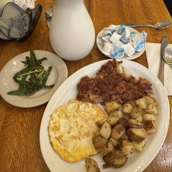 Old Monterey Cafe - Corn beef hash - Breakfast & Brunch Near Me - Monterey, California Old Monterey Cafe - Corn beef hash - Breakfast & Brunch Near Me - Monterey, California