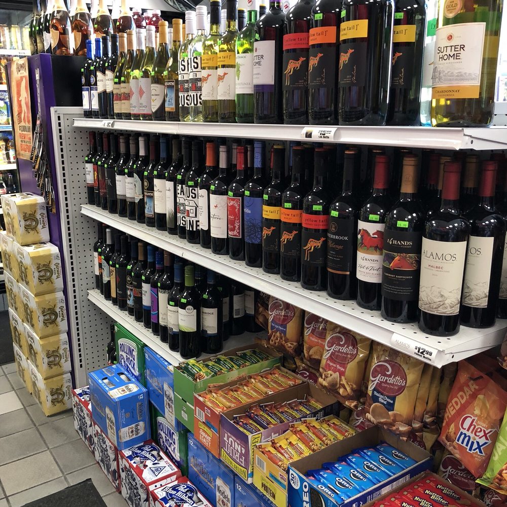 76 - Not a bad wine selection - Gas Stations Near Me - Seattle, Washington