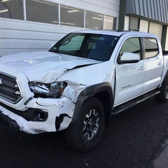 Fulton Body Shop - 2017 Toyota Tacoma (Before) - Body Shops Near Me - Saint Helena, California Fulton Body Shop - 2017 Toyota Tacoma (Before) - Body Shops Near Me - Saint Helena, California