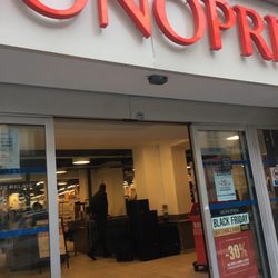 Monoprix - Entrance