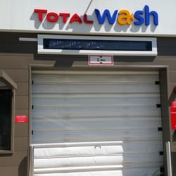 Total - Entrée du lavomatique