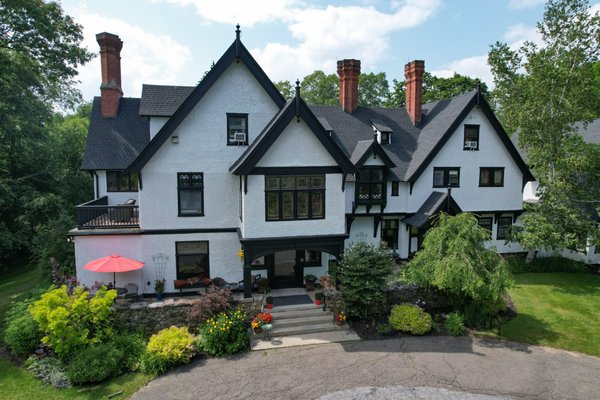 Manor House Inn by null