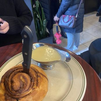 Ted's Bulletin 14th - Cinnamon Roll as big as your head - Breakfast & Brunch Near Me - Washington, DC, District of Columbia