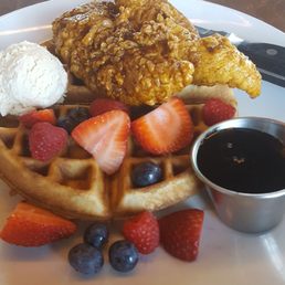 Brunch Hot Chicken and Waffles Brunch Hot Chicken and Waffles