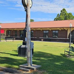 Stanley Tubbs Memorial Library - Front of the library