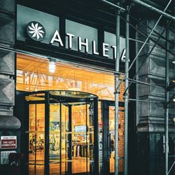 Athleta - Exterior