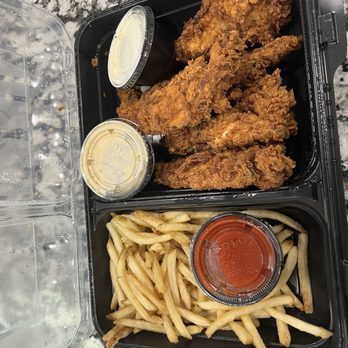 Sip + Savor - Chicken fingers and fries - Wine Bars Near Me - Highland Village, Texas Sip + Savor - Chicken fingers and fries - Wine Bars Near Me - Highland Village, Texas