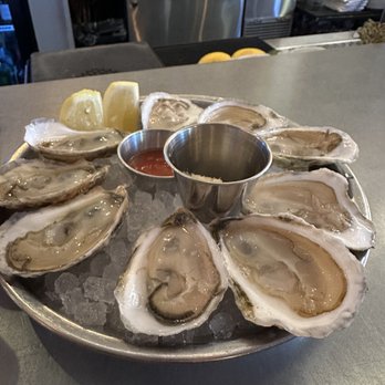 Select Oyster Bar - Oysters - Seafood Near Me - Boston, Massachusetts