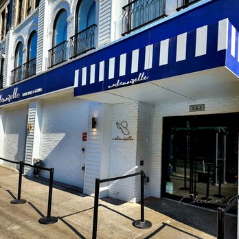 Mademoiselle Raw Bar + Grill - Storefront - Live/Raw Food Near Me - Toronto, Ontario