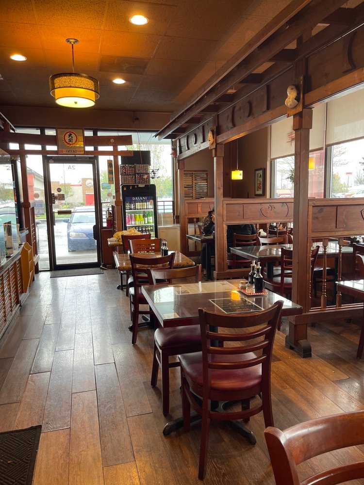 Sapporo Sushi & Roll