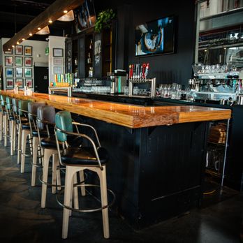 Brasseur de Montréal - Bar - 2024 - Gastropubs Near Me - Montreal, Quebec Brasseur de Montréal - Bar - 2024 - Gastropubs Near Me - Montreal, Quebec