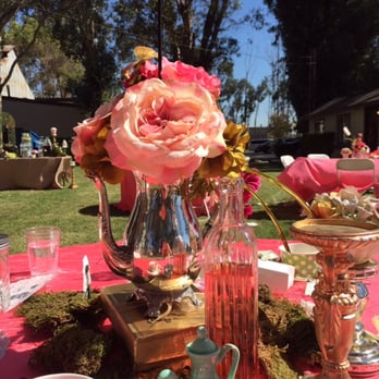 The Big Bang - Alice in Wonderland : Centerpieces and decor - Florists Near Me - Sacramento, California The Big Bang - Alice in Wonderland : Centerpieces and decor - Florists Near Me - Sacramento, California