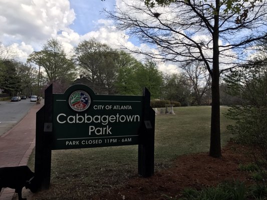 Cabbagetown Park by null