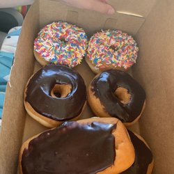 The Donut Hole - Yummy yeast donuts