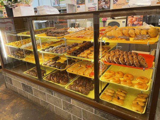 Donuts Plus by null